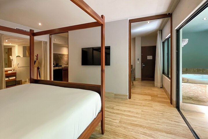 Room 31 of 81