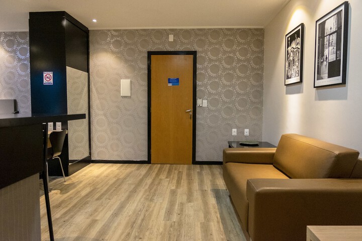 Room 30 of 86
