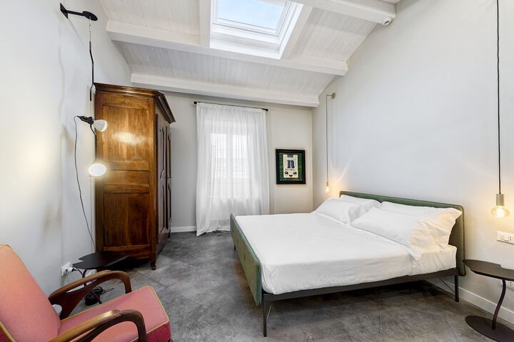 Room 2 of 69