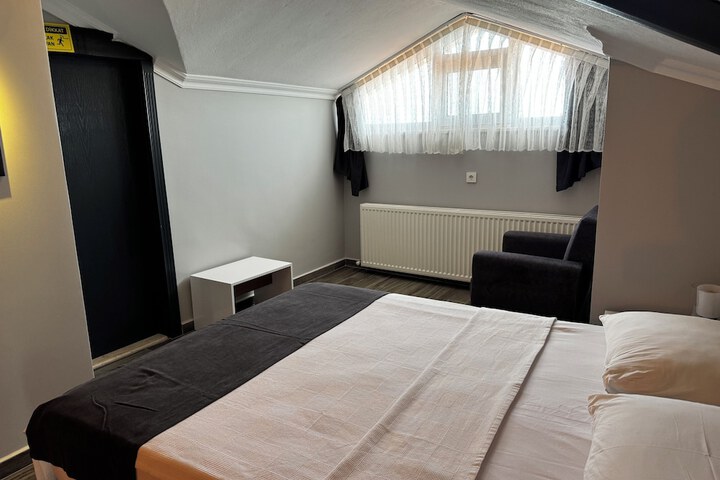 Room 17 of 85
