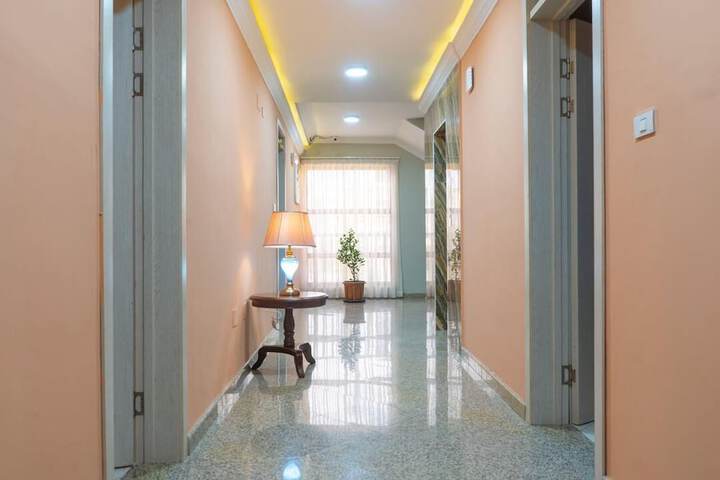 Ballroom/Hall 19 of 20