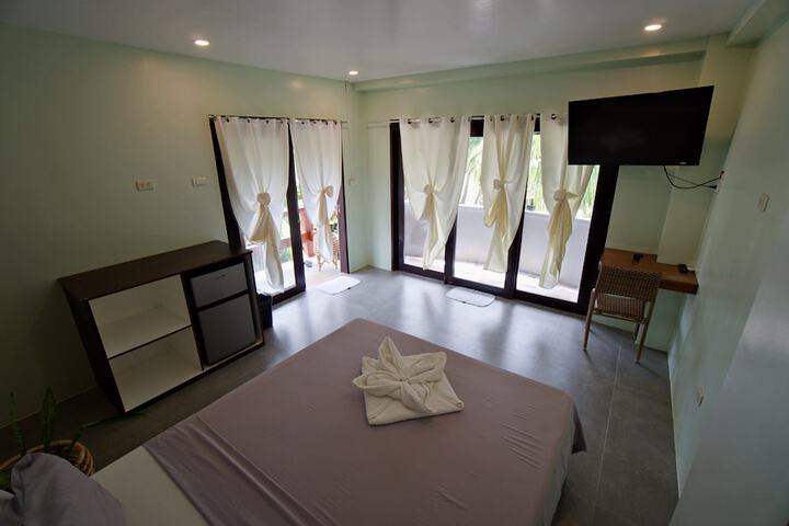 Room 12 of 203