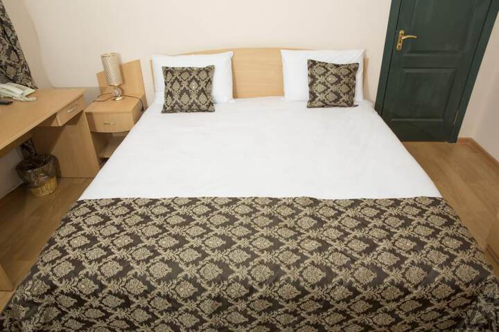 Room 2 of 9
