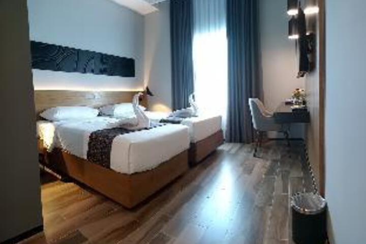 Room 2 of 9