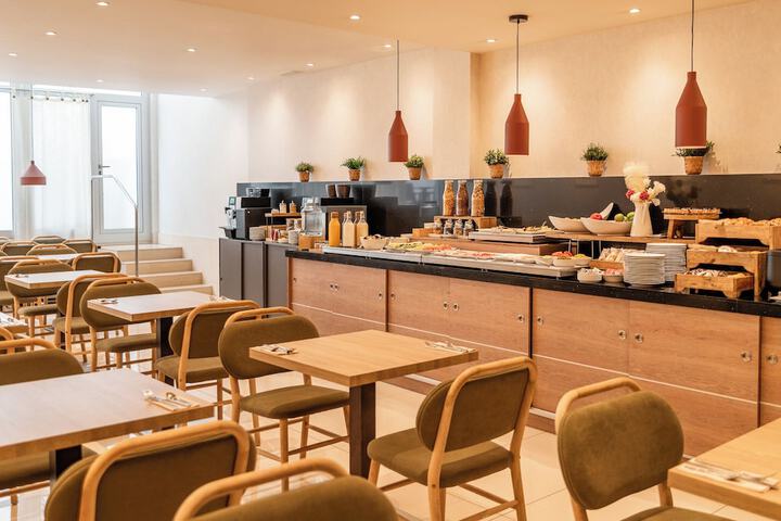 Breakfast area