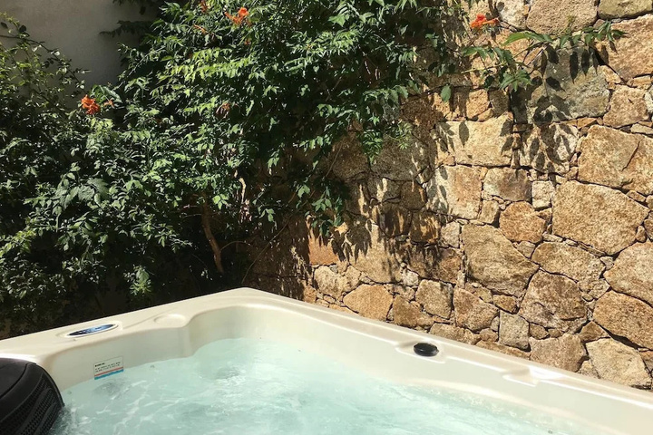 Pool 10 of 13