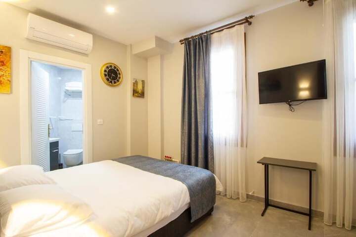 Room 10 of 51