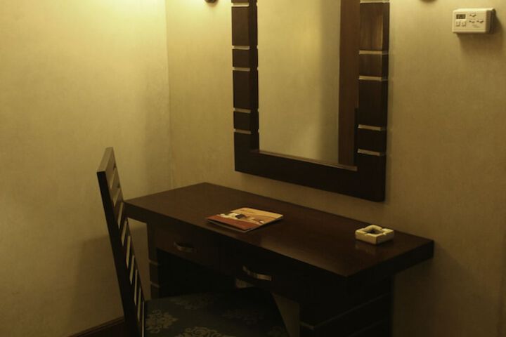 Room 30 of 63