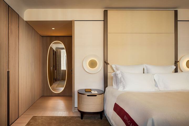 Room 12 of 60