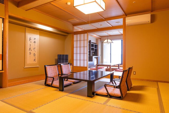 Room 16 of 170