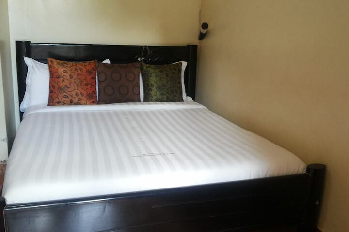 Room 10 of 50