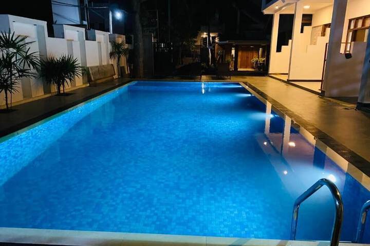 Pool 14 of 26