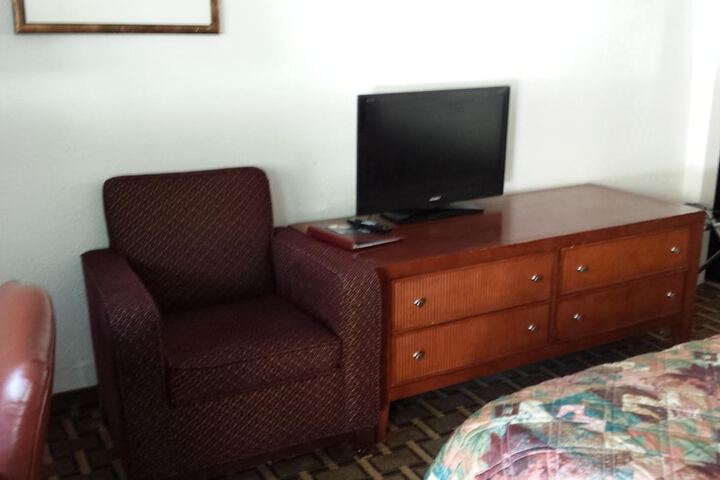 Room 13 of 26