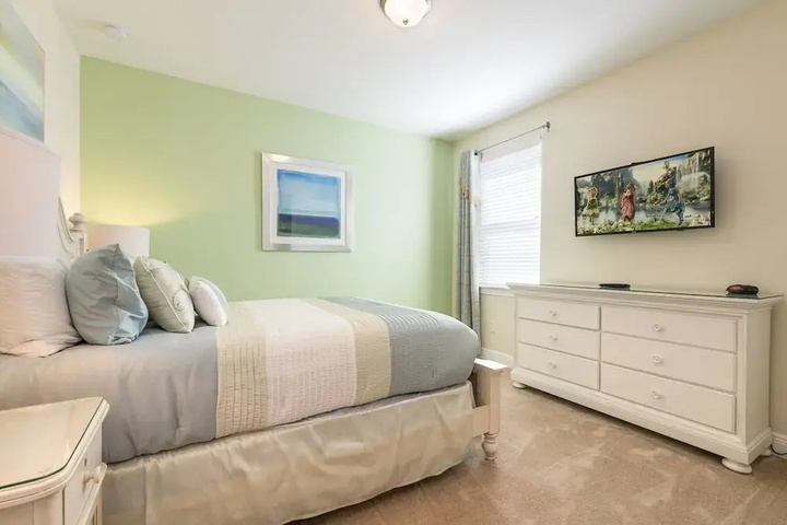 Room 4 of 25