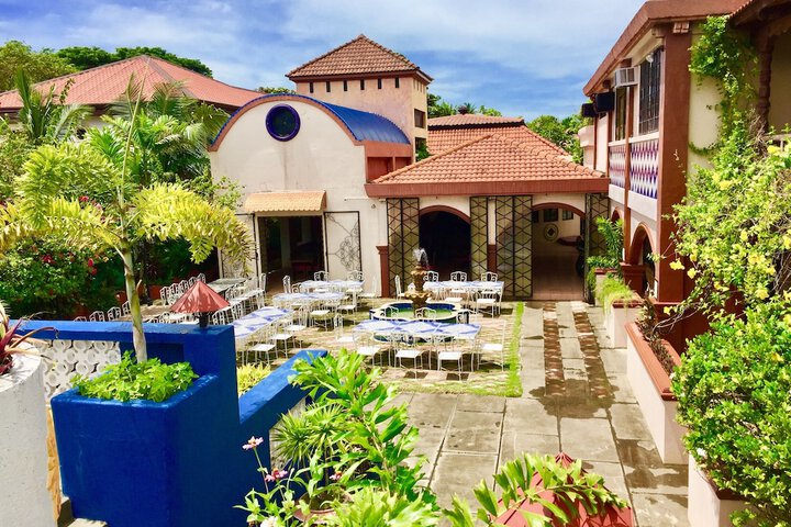 Hotel Exterior 37 of 42