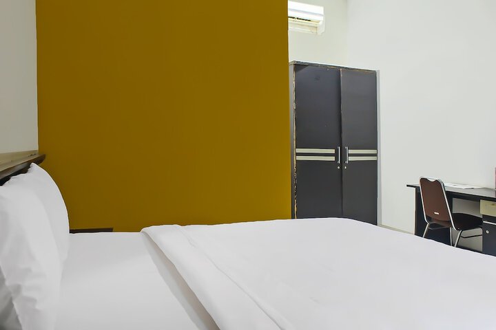 Room 9 of 28