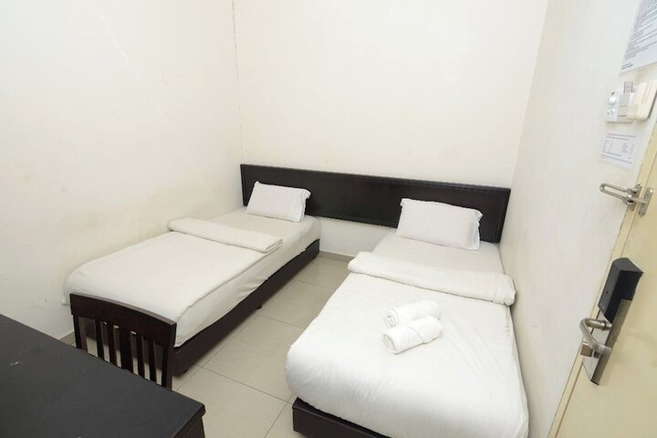Room 9 of 23