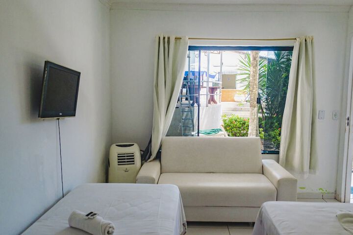 Room 9 of 14