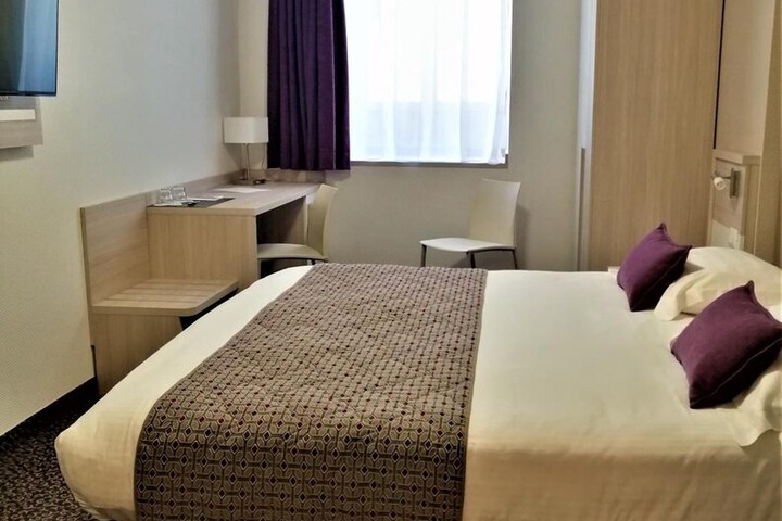 Room 12 of 41