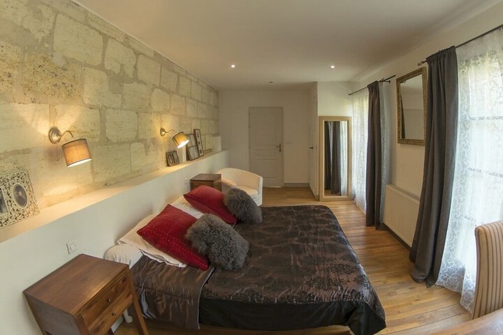 Room 10 of 22
