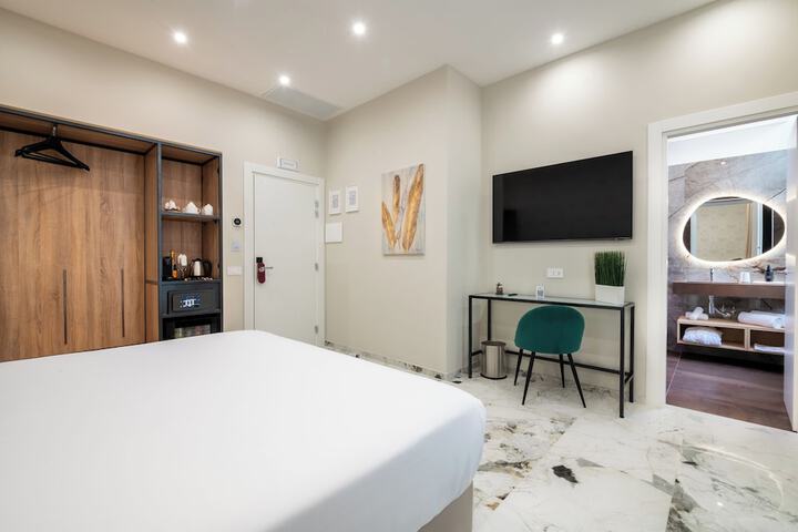 Room 10 of 41