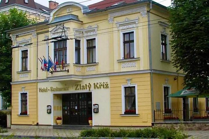 Hotel Zlatý Kříž