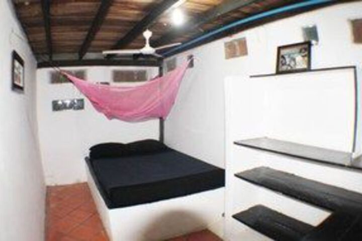 Room 12 of 41
