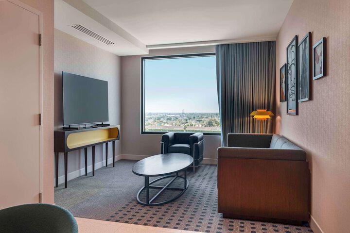 Room 27 of 71