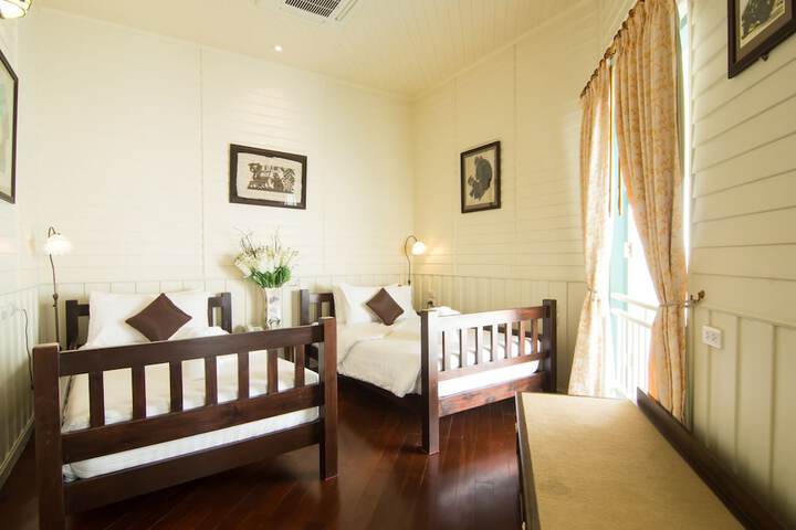 Room 30 of 145