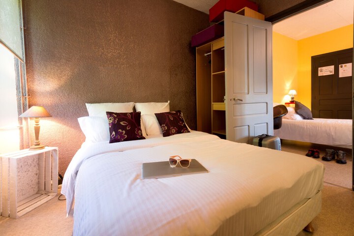 Room 4 of 36