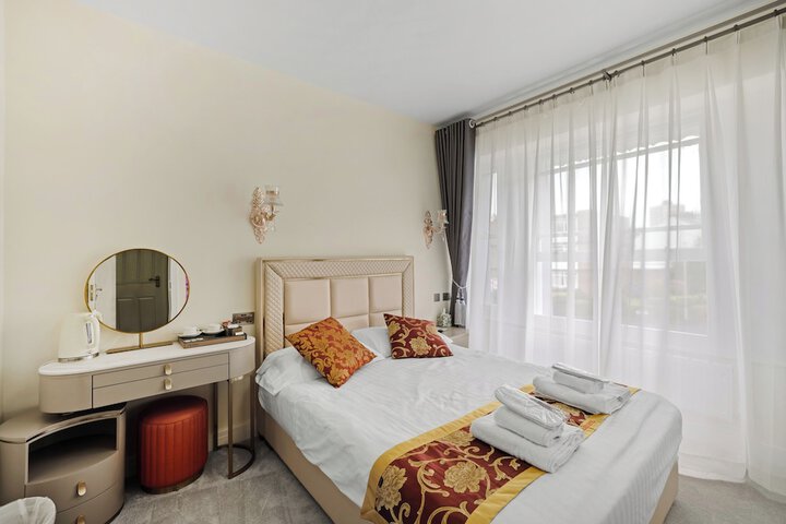 Room 21 of 90