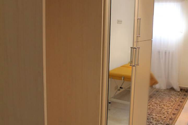 Room 27 of 28