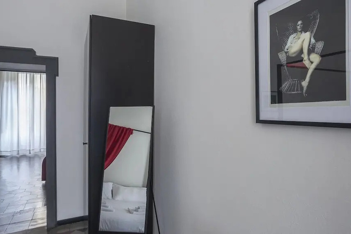 Room 3 of 16