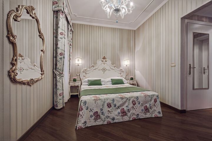 Room 17 of 54