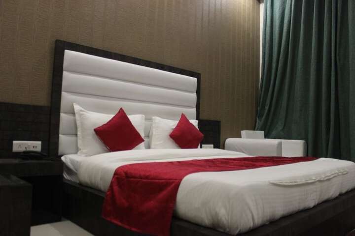 Room 16 of 19