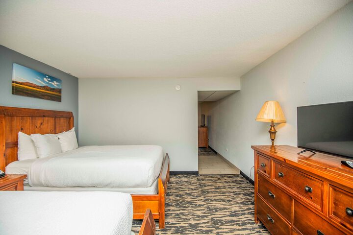 2 Queen Beds (40 of 41)