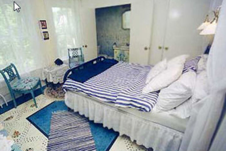 Room 8 of 8
