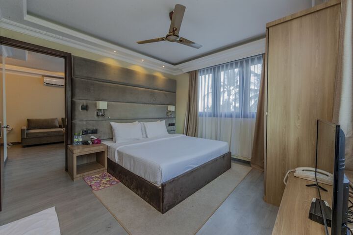 Room 5 of 40