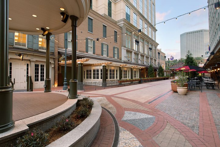 Hotel Exterior 99 of 102