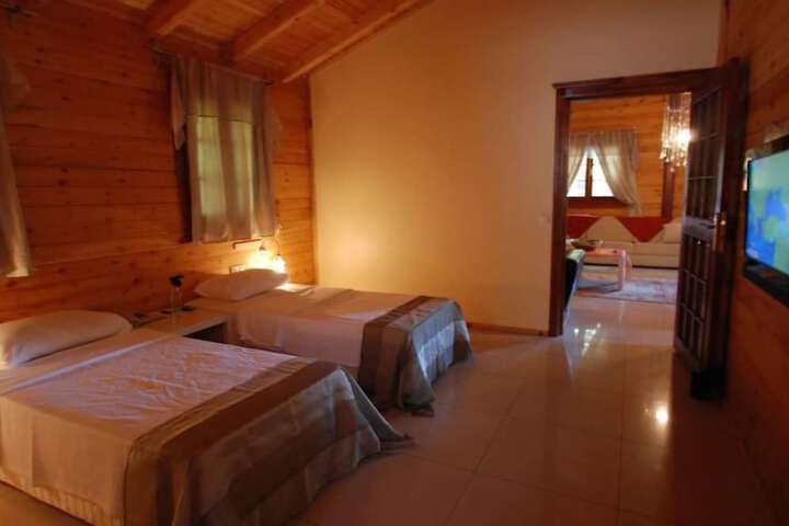 Room 8 of 31