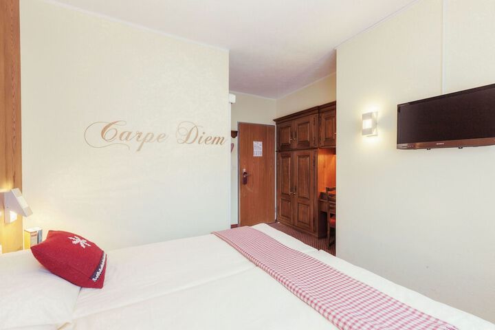 Room 16 of 47
