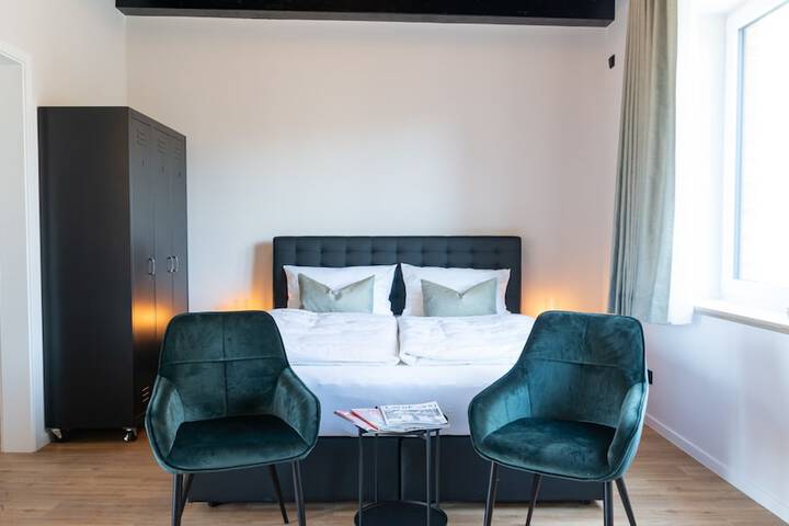 Room 40 of 66