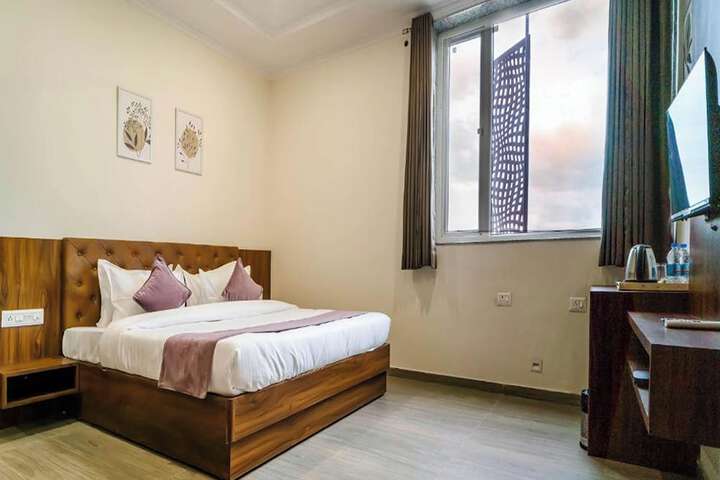 Room 49 of 75