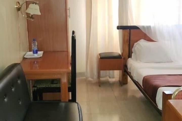Room 13 of 23