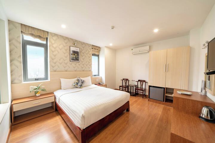 Room 53 of 82