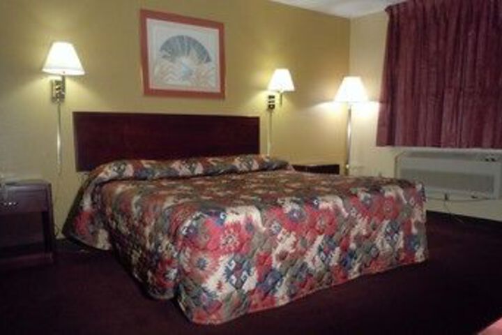 Room 9 of 24