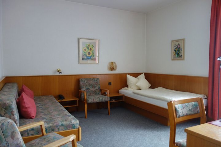Room 12 of 50