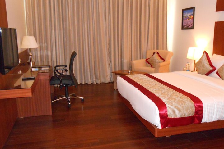 Room 4 of 42