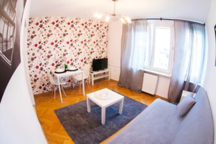 Room 17 of 33