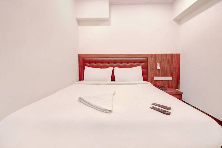 Room 3 of 9